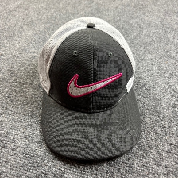 NIKE Women’s Legacy91 Dri-Fit Golf Hat Swoosh Grey Fitted Size: Small - Picture 1 of 7